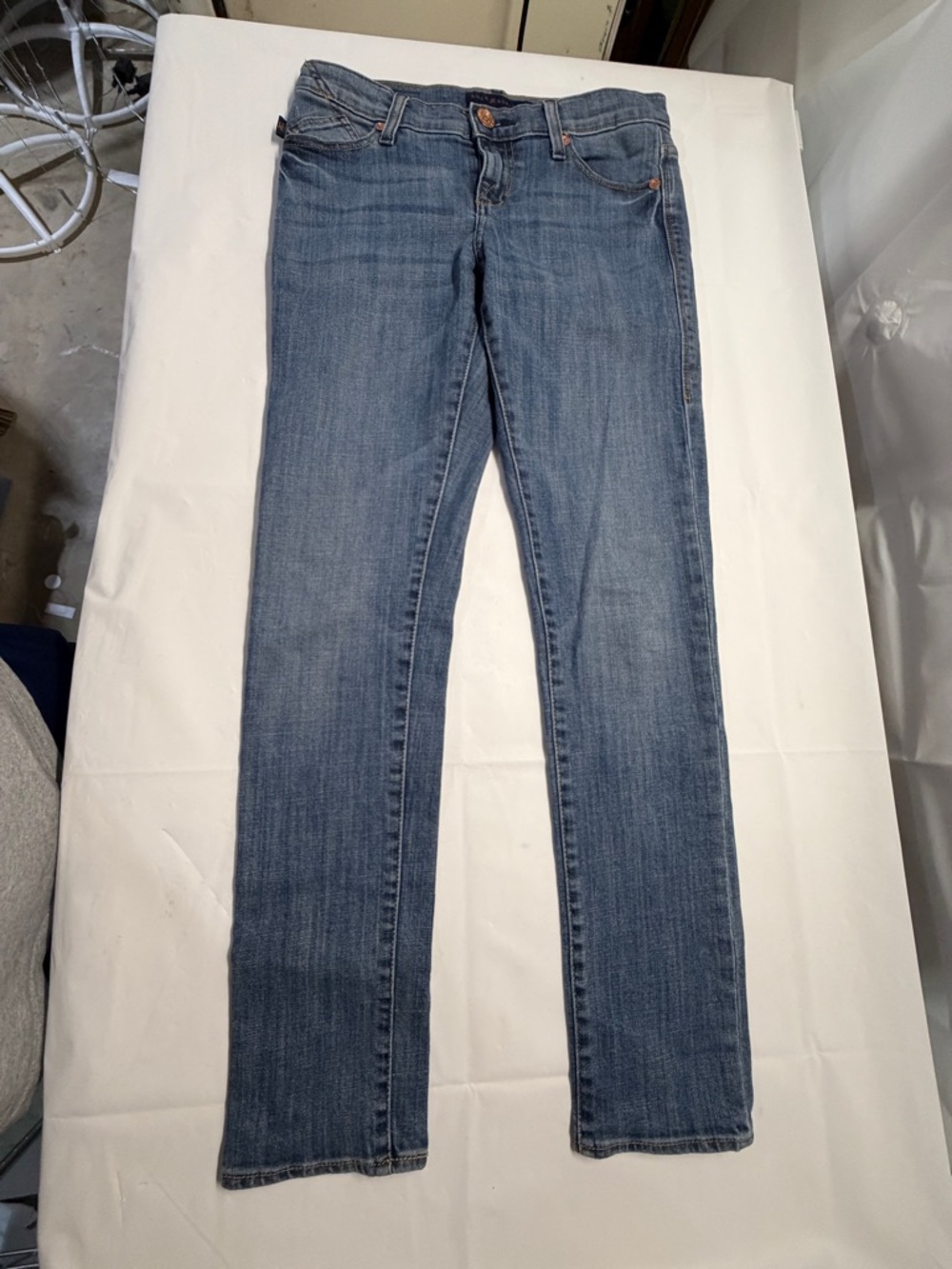 Rock & Republic Straight Leg Jeans in Medium Blue Wash
